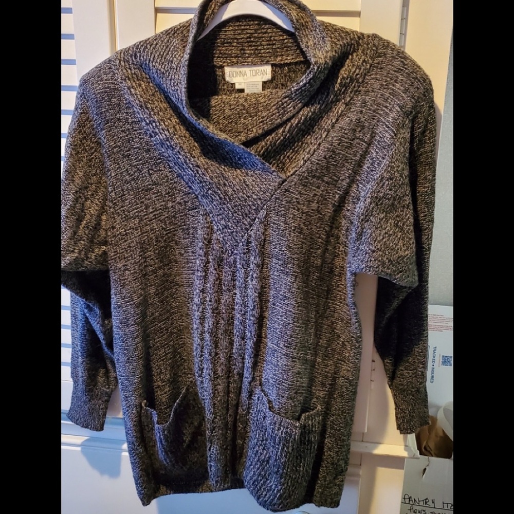 NWOT Donna Toran Vintage Black & white knit Sweater & Skirt Set Women’s M